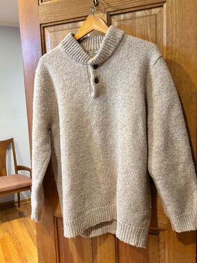 L.L. BEAN 100% Lambs Classic Henley Sweater
